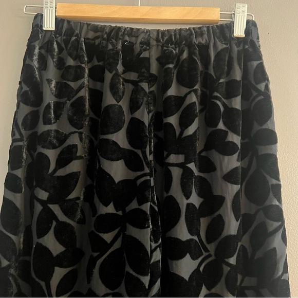 Gretchen Scott Leaf Burnout Velvet Palazzo Pants Sheer Pull On Ankle Black XXS - Picture 4 of 14